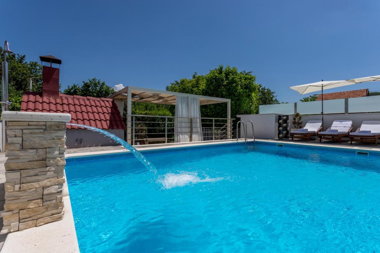 Holiday House Mala Sinj Ngoại thất bức ảnh