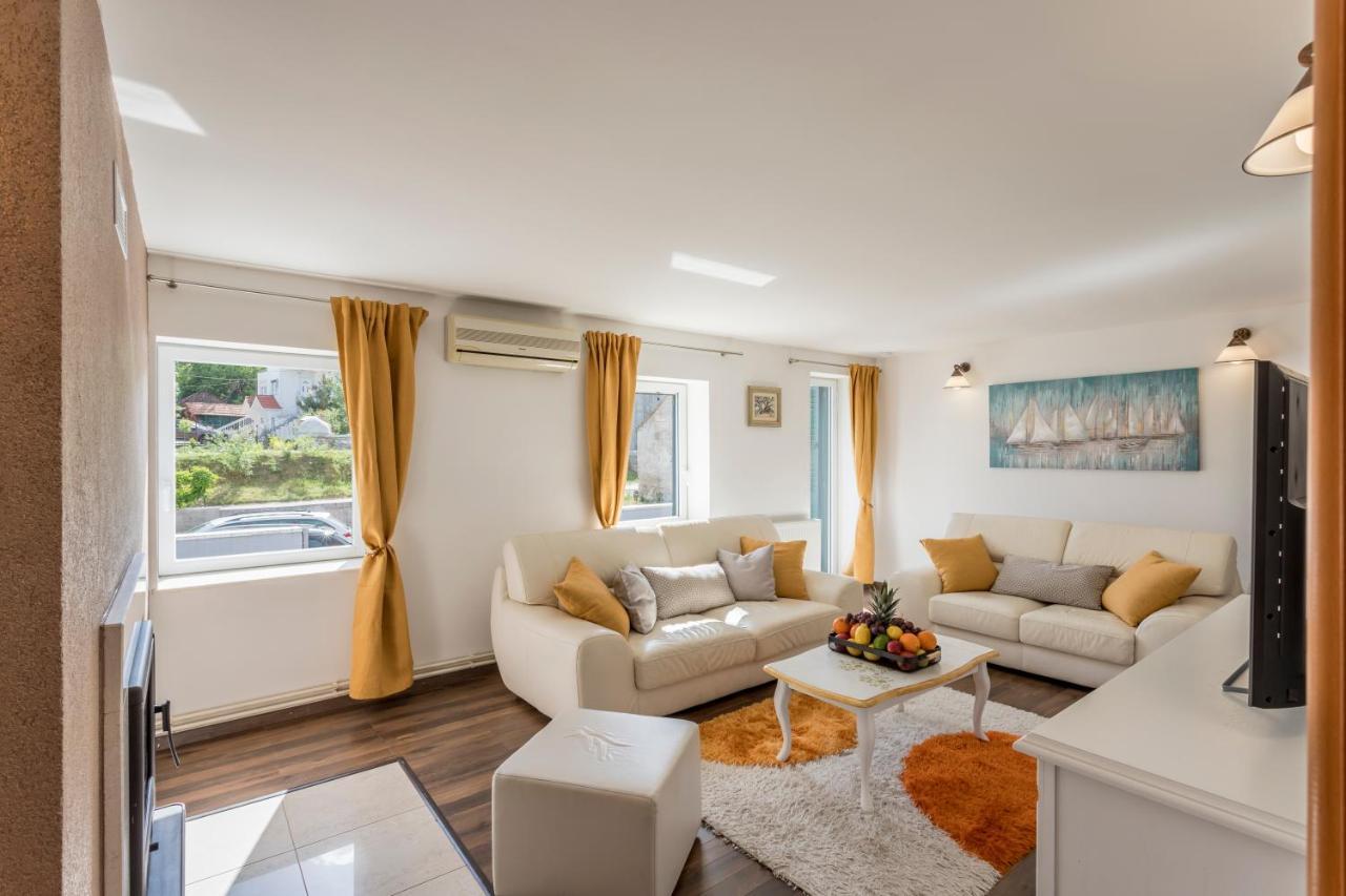 Holiday House Mala Sinj Ngoại thất bức ảnh